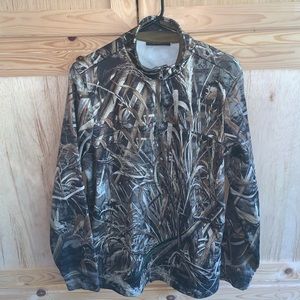 Under Armour “loose” camouflage 1/4 zip front jacket size MD